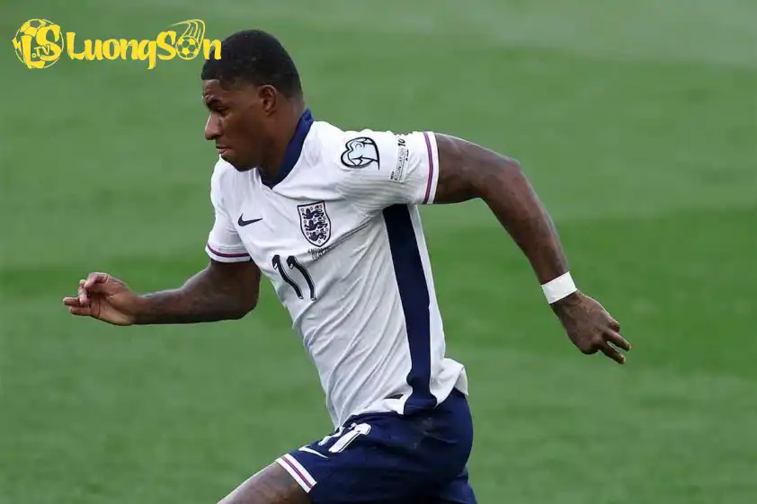Rashford sẽ không được Tuchel lẫn Hansi-Flick tin tưởng nếu cứ đá vật vờ như hiện tại (Ảnh: Barcelona).