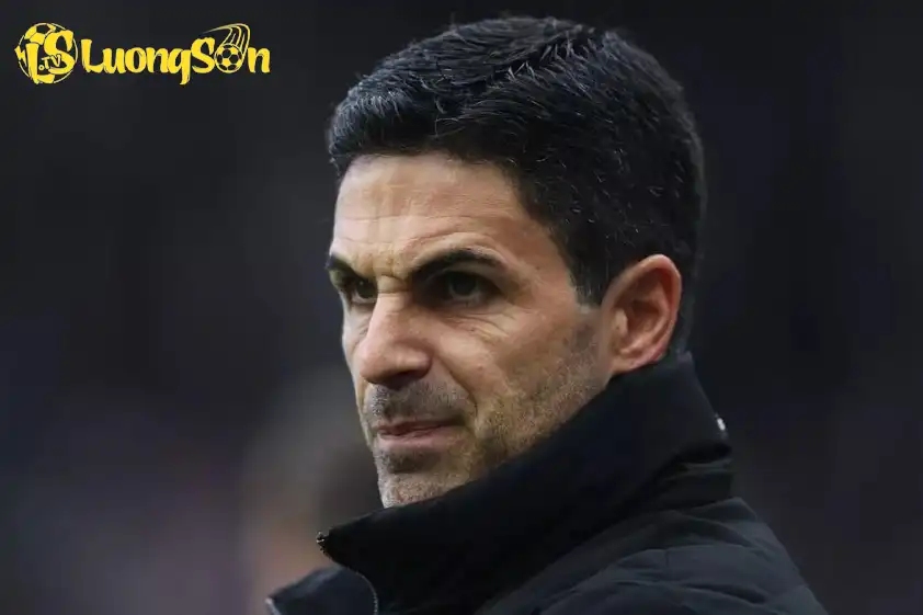 Arsenal thường gặp khó khi các đối thủ chủ động chơi phòng ngự số đông.