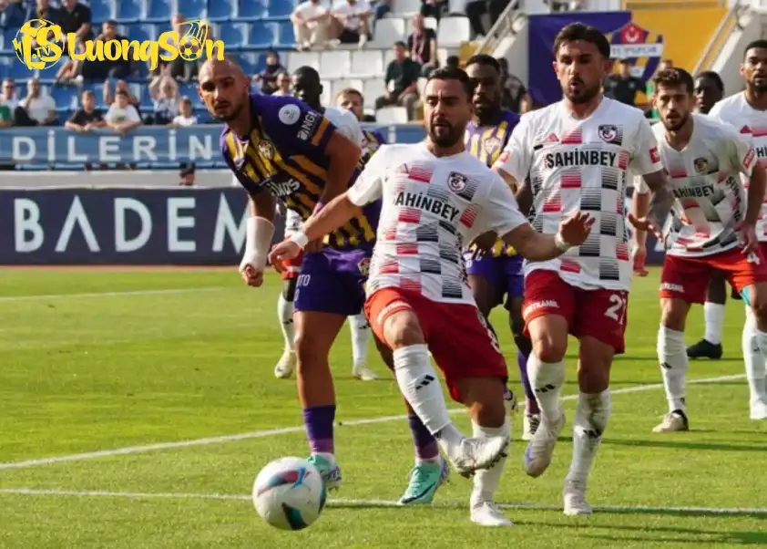 Gaziantep sở hữu phong độ sân nhà ấn tượng với hàng công hiệu quả và dứt điểm tốt