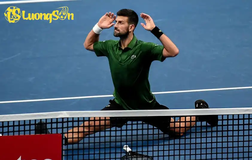 Novak Djokovic và khoảnh khắc đầy ấn tượng tại Hellenic Championship 2025.