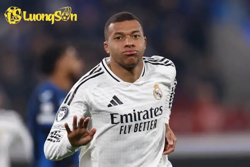 Mbappe đang từng bước viết nên lịch sử (Ảnh: CLB)
